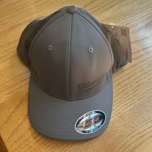 Milwaukee 504G-LXL FlexFit Lightweight Fitted Hat Gray - L/XL